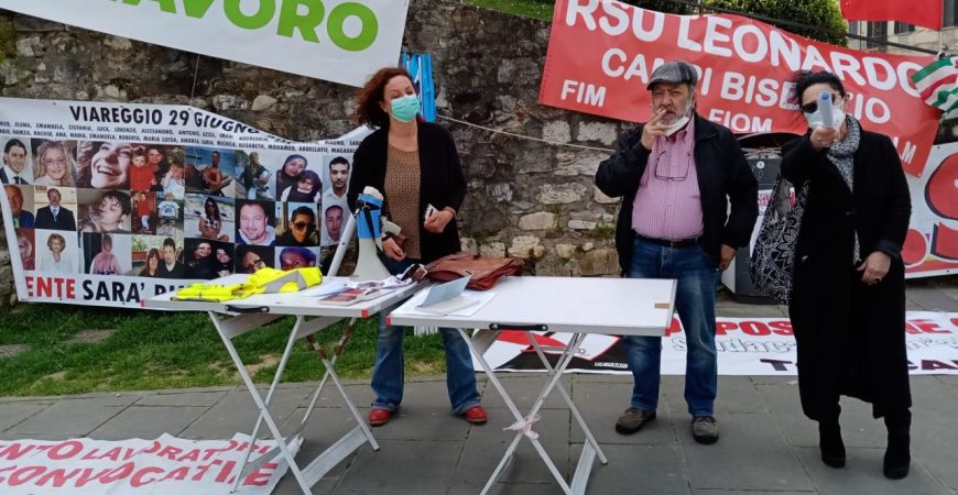 Partecipazione al presidio in piazza a Prato per Luana